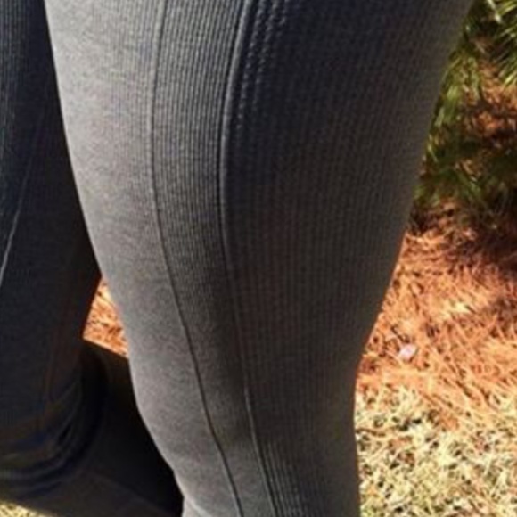 Lululemon- Ebb to Street Pant- size 8 - Picture 6 of 8